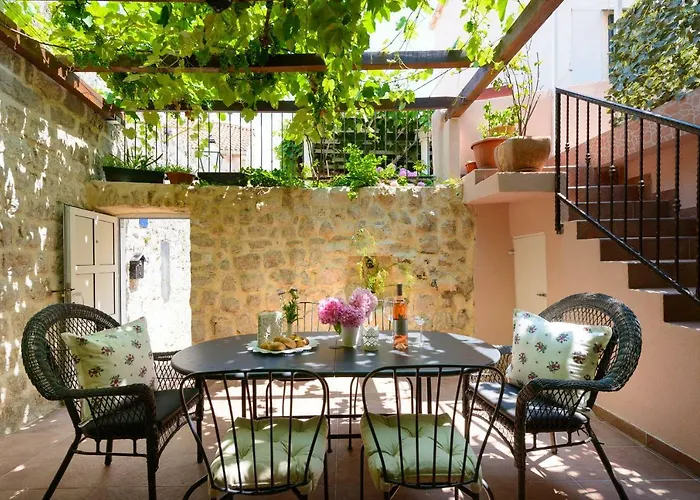 Ani Apartment