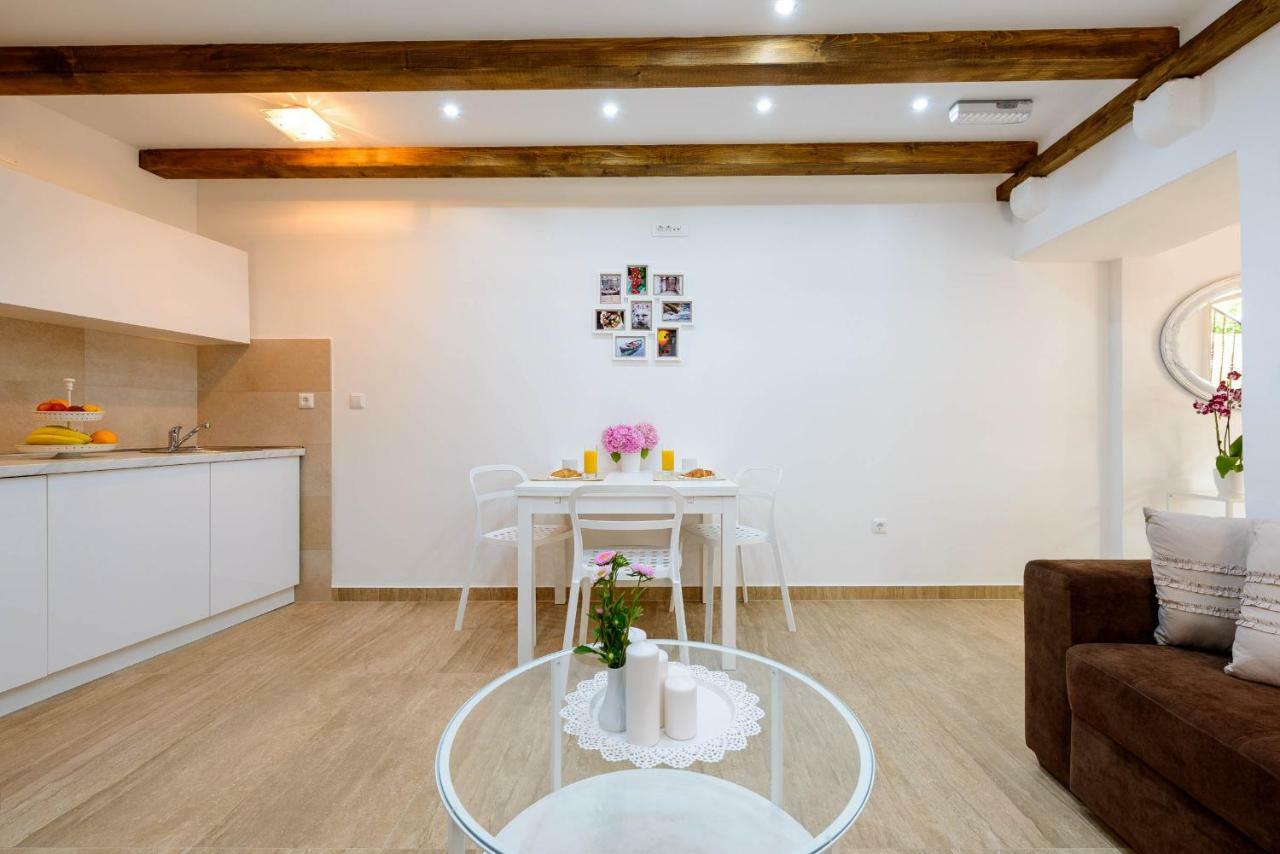 Ani Apartment
